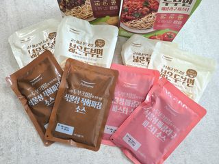 [풀무원] 식물성 저당질식 세트, 두부면 매콤라구파스타와 두부면 직화짜장 — 2점을 준 리뷰어가 2021년 3월 올린 사용 사진