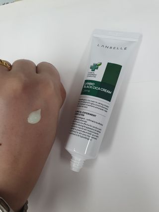 랑벨 랑바이오 블랙 시카 크림 50ml(블랙비 프로폴리스, 시카 4종, 판테놀 10 함유) — 5점을 준 리뷰어가 2022년 6월 올린 사용 사진