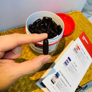 Swisse 스위스 고함량 프로폴리스 2,000mg 210정 — 5점을 준 리뷰어가 2021년 11월 올린 사용 사진