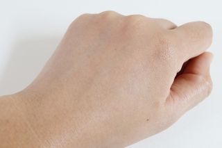 바르셀 톤업 무기자차 자외선차단제 순한 선크림 인텐시브 선 젠 50ml — 5점을 준 리뷰어가 2021년 11월 올린 사용 사진