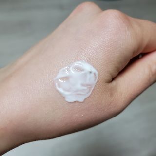 mom e 맘이 내추럴 베이비 케어 샴푸앤바스+로션 — 5점을 준 리뷰어가 2021년 1월 올린 사용 사진