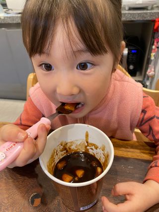 유비쿡 컵떡볶이 매운컵떡볶이2개/ 짜장컵떡볶이 2개  총 4개세트 — 4점을 준 리뷰어가 2021년 3월 올린 사용 사진