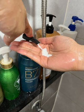 [포레스트스토리] 탈모증상완화 샴푸 1,000ml — 5점을 준 리뷰어가 2022년 8월 올린 사용 사진
