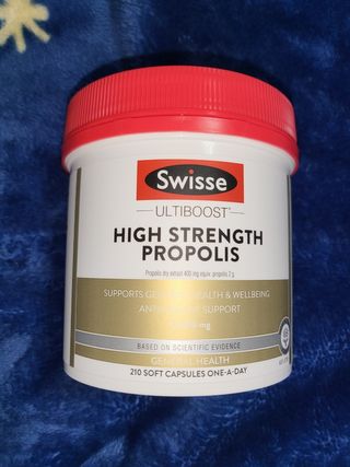 Swisse 스위스 고함량 프로폴리스 2,000mg 210정 — 5점을 준 리뷰어가 2021년 11월 올린 사용 사진