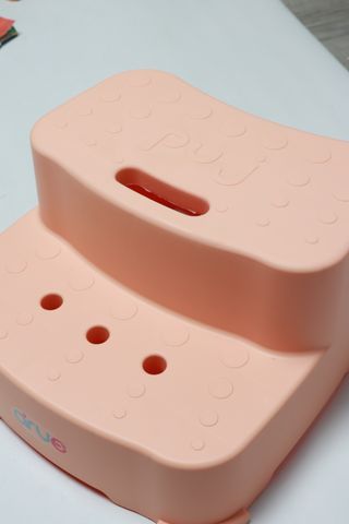 아르브 / 퍼지 2단 유아 아기 욕실 발판 발 디딤대 — 4점을 준 리뷰어가 2023년 1월 올린 사용 사진