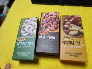 짜먹는 이지견과 짜먹는 이지아몬드, 짜먹는 이지허니피넛, 짜먹는 이지캐슈넛 각 10g X  10포 — 5점을 준 리뷰어가 2021년 3월 올린 사용 사진