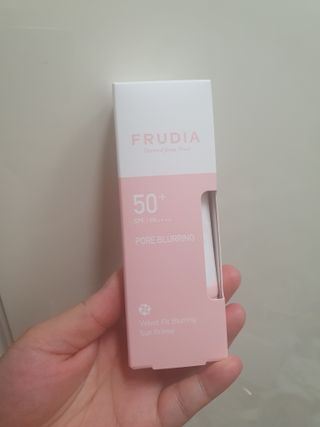 [후르디아] 모공블러 비건 선 프라이머 — 4점을 준 리뷰어가 2022년 7월 올린 사용 사진