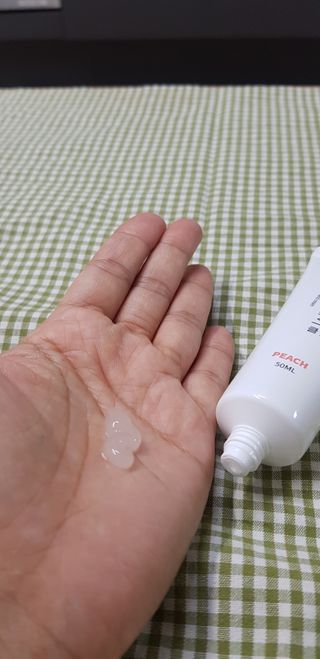 클림 9월 28일, 출시 손 세정의 번거로움을 없앤 핸드크림 — 4점을 준 리뷰어가 2021년 1월 올린 사용 사진