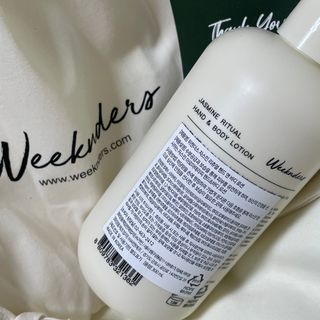 [위켄더스] 끈적임 없이 수분감을 채워주는 핸드& 바디로션 1종 랜덤발송 — 4점을 준 리뷰어가 2022년 5월 올린 사용 사진