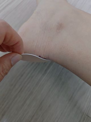 3M 넥스케어 물집방지쿠션테이프 1매 + 물집방지패드 10매 — 5점을 준 리뷰어가 2024년 3월 올린 사용 사진