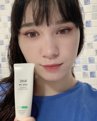 [AHC] 세이프온 에센스 선크림 올리브영 스페셜 증정 기획세트 — 5점을 준 리뷰어가 2022년 6월 올린 사용 사진