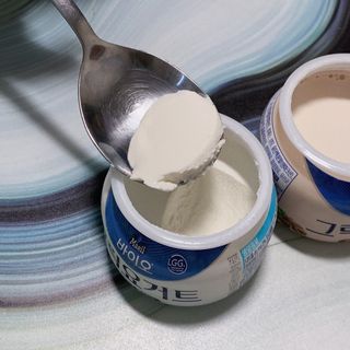매일바이오 그릭요거트 오리지널 플레인 4개, 로스터리 커피믹스 4개 — 5점을 준 리뷰어가 2021년 12월 올린 사용 사진