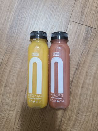 BLENDY'S 핑크 스무디+블론디 스무디 — 3점을 준 리뷰어가 2021년 11월 올린 사용 사진