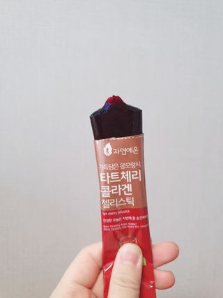 자연에온 가득담은 몽모랑시 타트체리 콜라겐 젤리스틱 — 4점을 준 리뷰어가 2021년 1월 올린 사용 사진