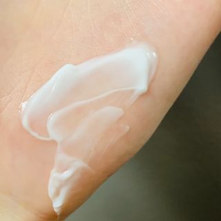 나우 [리브엠]피부 속부터 겹겹이, 촘촘하게! 워터핏8중 수분착붙 크림 — 5점을 준 리뷰어가 2024년 12월 올린 사용 사진