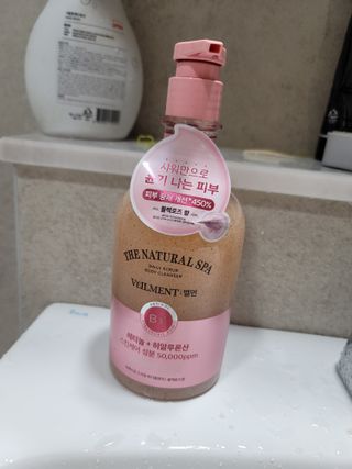벨먼 내추럴스파 수분광채 스크럽 바디워시 600ml 5종 — 5점을 준 리뷰어가 2022년 5월 올린 사용 사진