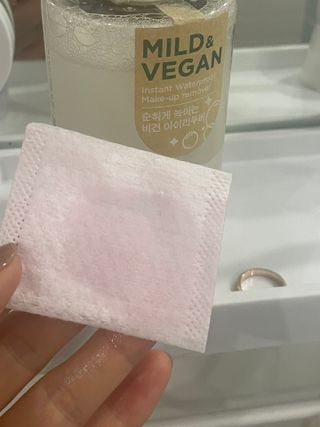 [후르디아] 눈시림없는 올영 립앤아이 리무버 — 4.5점을 준 리뷰어가 2024년 1월 올린 사용 사진