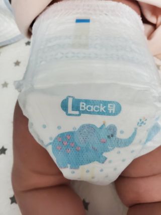 오브맘 밤 프리미엄 아기 기저귀 팬티형 밴드형 — 2점을 준 리뷰어가 2021년 1월 올린 사용 사진