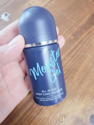 [바록스] 류현진 올인원 바디릴렉싱 몬스터겔 50ml — 5점을 준 리뷰어가 2021년 4월 올린 사용 사진