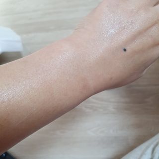 [메디팜] 히알루론산 딥 모이스처 바디로션 — 5점을 준 리뷰어가 2021년 12월 올린 사용 사진