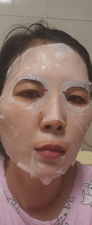 바노바기 코스메틱 바노바기 비타제닉 젤리마스크 리프팅 (10매입) — 5점을 준 리뷰어가 2023년 5월 올린 사용 사진
