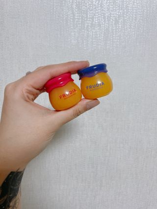 [후르디아] 올리브영 꿀과즙 립밤 2종 (블루베리/석류) — 4점을 준 리뷰어가 2022년 1월 올린 사용 사진
