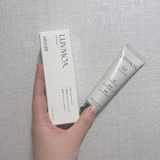 러브모아 향수 고체향수 승무원 고체향수 바르는 향수 니치향수 도손 우드세이지 앤 씨솔트 — 4.5점을 준 리뷰어가 2022년 12월 올린 사용 사진