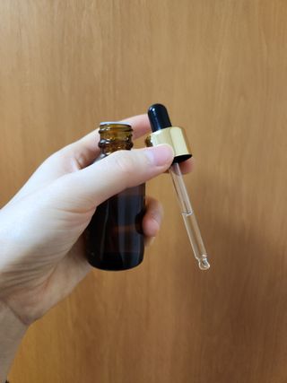 스킨큐어 산다화 비타민c 화이트닝 에센스 30ml — 5점을 준 리뷰어가 2023년 12월 올린 사용 사진