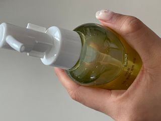 스킨큐어 산다화 순한 클렌징 동백 오일 200ml — 5점을 준 리뷰어가 2023년 5월 올린 사용 사진