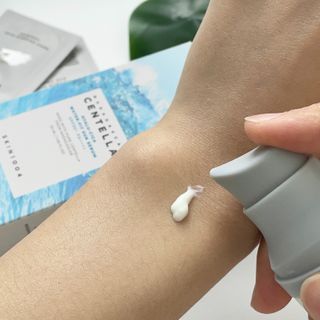MF[스킨1004] 마다가스카르 센텔라 히알루-시카 워터핏 선세럼 50ml — 5점을 준 리뷰어가 2024년 5월 올린 사용 사진
