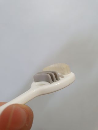 크리오 클리어스 혀백태제거 구취관리 혀클리너 — 5점을 준 리뷰어가 2021년 3월 올린 사용 사진