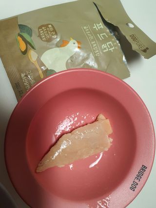 도그퓨어 푸드닭 강아지 닭고기 통살 애견간식 오리지널/차전자피/초록입홍합 — 5점을 준 리뷰어가 2021년 11월 올린 사용 사진
