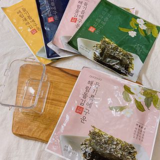 [해림맛김] 들기름에 구운 바삭바삭 김 4종 세트 + 1종 랜덤발송 총5개입 — 4.5점을 준 리뷰어가 2021년 2월 올린 사용 사진
