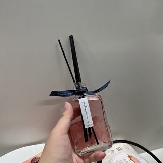 디어포레스트 쁘띠 플라워 디퓨저 시리즈 — 4점을 준 리뷰어가 2022년 8월 올린 사용 사진