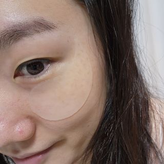 퀸즈홀릭 라이스 보내티컬 아이 마스크 퀸즈홀릭 X 레아라 다이아포스 라이스 보태니컬 링클 리프팅 아이 마스크 7매 1BOX — 5점을 준 리뷰어가 2022년 5월 올린 사용 사진