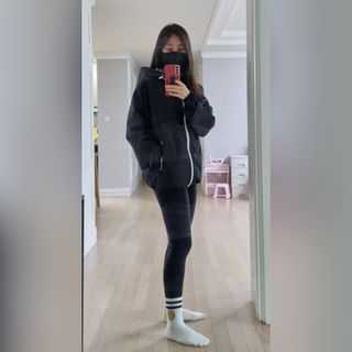 크노텐 후디집업자켓(다이어트땀복) — 5점을 준 리뷰어가 2022년 3월 올린 사용 사진
