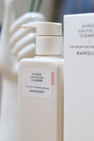 로우퀘스트 베리어 인핸싱 클렌저 190ml — 4.5점을 준 리뷰어가 2023년 10월 올린 사용 사진