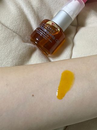 유니베르소 로즈힙 오일 15ml — 4점을 준 리뷰어가 2021년 6월 올린 사용 사진