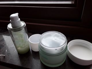 김정문알로에 큐어 큐어 알로에 리프레쉬 젤리 세럼, 큐어 알로에 하이드로 젤리 크림 — 5점을 준 리뷰어가 2021년 3월 올린 사용 사진
