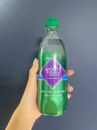 몽베스트 Montbest with Sparkling water Plain 20병 — 5점을 준 리뷰어가 2022년 8월 올린 사용 사진