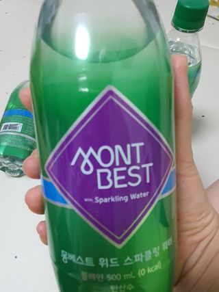 몽베스트 Montbest with Sparkling water Plain 20병 — 5점을 준 리뷰어가 2021년 11월 올린 사용 사진