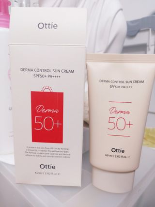 [오띠] SET_더마 컨트롤 선 크림( SPF50+ PA++++) & 100 마스크팩 x  4매 (수분/탄력/광채/장벽) — 5점을 준 리뷰어가 2022년 7월 올린 사용 사진
