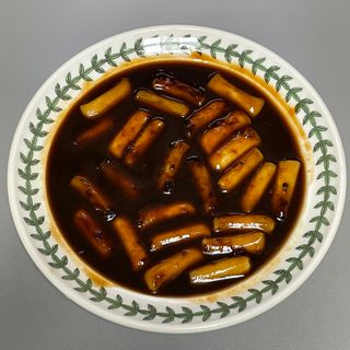 유비쿡 컵떡볶이 매운컵떡볶이2개/ 짜장컵떡볶이 2개  총 4개세트 — 5점을 준 리뷰어가 2021년 3월 올린 사용 사진