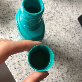 30초 후 눈으로 확인하는 헬리덴티 프라글린스 가글 — 5점을 준 리뷰어가 2021년 6월 올린 사용 사진