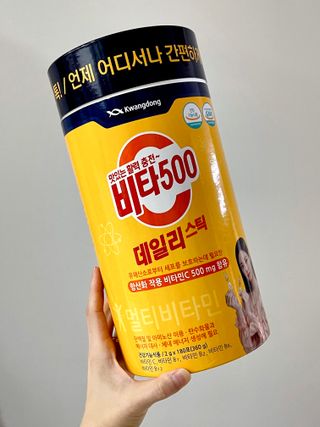 광동생활건강 [광동] 제니비타민C 비타500데일리스틱 180포+제니등신대+제니스티커 — 5점을 준 리뷰어가 2021년 12월 올린 사용 사진