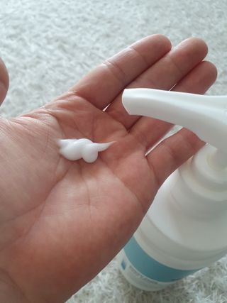 [메디팜] 히알루론산 딥 모이스처 바디로션 — 5점을 준 리뷰어가 2021년 12월 올린 사용 사진