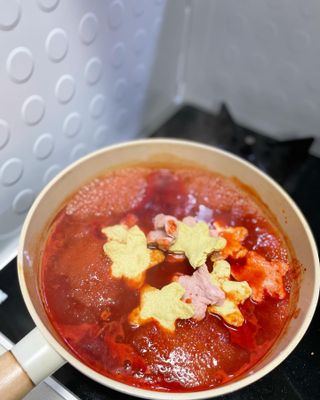 빨간키트 떡볶이 밀키트 2~3인분 매운맛 국물 떡볶이 만들기 쉬운 황금 레시피 분말 소스로 간편한 요리 — 5점을 준 리뷰어가 2021년 8월 올린 사용 사진