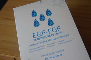Dr.느루벗 느루벗 EGF FGF 스킨 리커버리 마스크 10장 — 5점을 준 리뷰어가 2021년 2월 올린 사용 사진