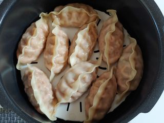 삼양냉동 [삼양] 얇은피불닭왕교자+얇은피까르보불닭왕교자 총4팩 — 4점을 준 리뷰어가 2021년 2월 올린 사용 사진