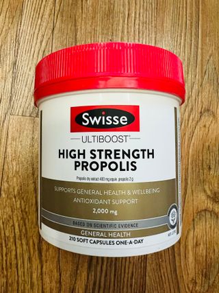 Swisse 스위스 고함량 프로폴리스 2,000mg 210정 — 4.5점을 준 리뷰어가 2021년 11월 올린 사용 사진